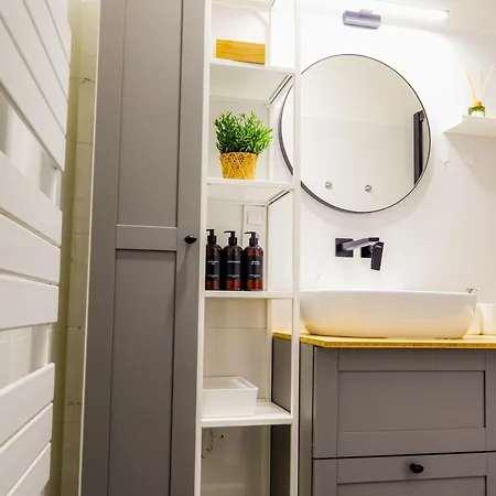 Apartament Rentero Bright With 3 Bedrooms Praga